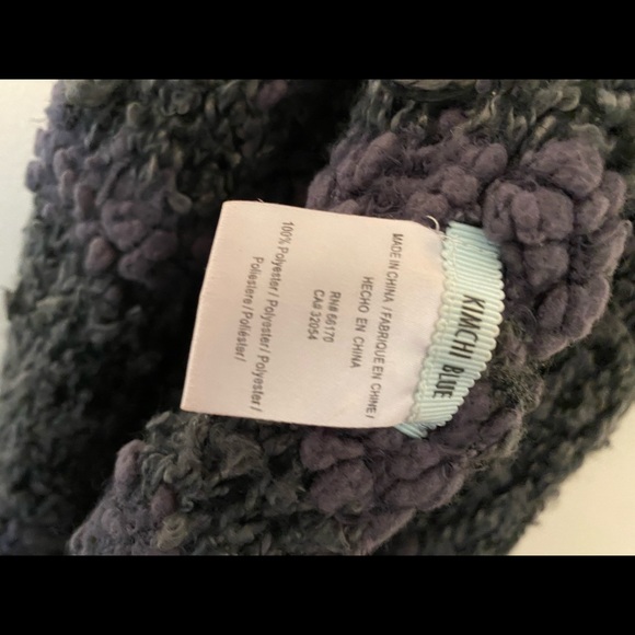 Urban Outfitters Infinity Scarf - Picture 5 of 6